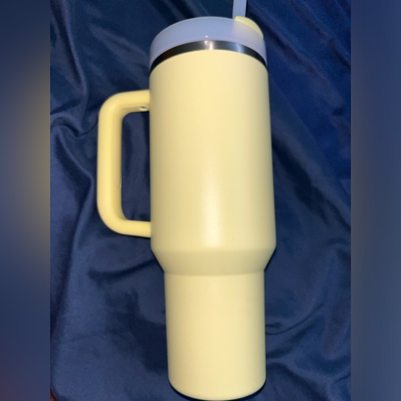 40oz Stanley cup - Picture 4 of 5